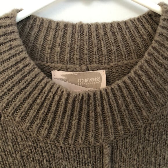 Oversized Knitted Sweater - Picture 3 of 3